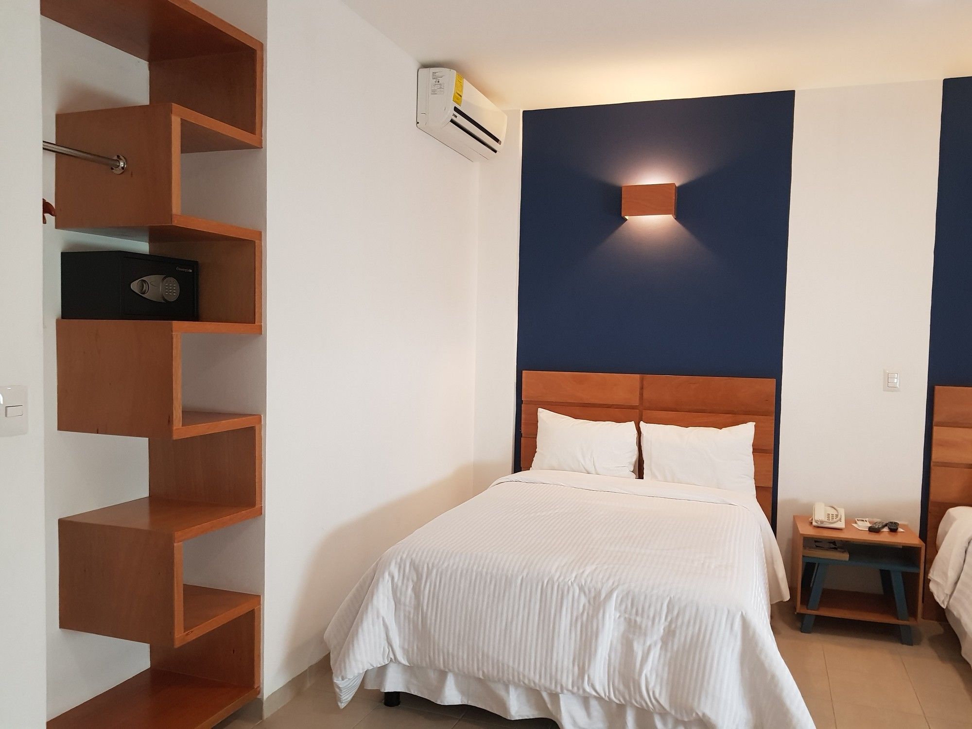 Hotel Residencias Inn ซาลามานกา ภายนอก รูปภาพ